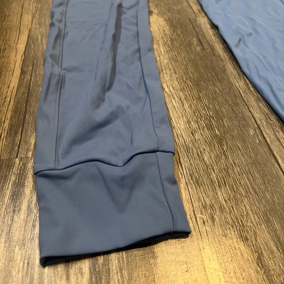 Halara SoftlyZero High Waisted Joggers Full Length in Gray Blue NWT Activewear - Picture 4 of 7